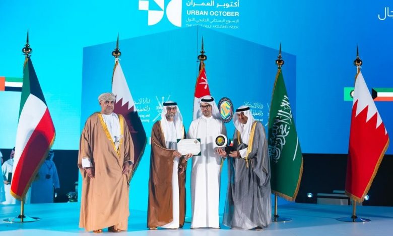 مصرف الإمارات الإسلامي يفوز بجائزة الابتكار في سلطنة عُمان