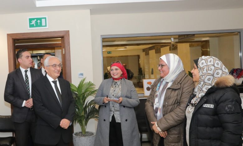 وزير التربية والتعليم يستهل العام الجديد بتفقد مبنى الوزارة
