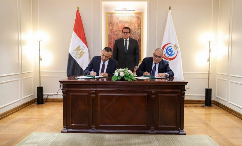 وزير الصحة يشهد توقيع برتوكول تعاون مع شركة نوفارتس مصر