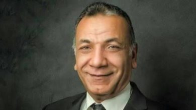 صورة وزير الصحة يهنئ الدكتور إيهاب هيكل للفوز في انتخابات نقابة أطباء الأسنان