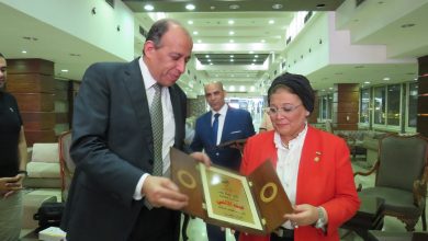 صورة نادي قضاة مصر يكرم نائب وزير الصحة لشئون السكان وتنمية الأسرة