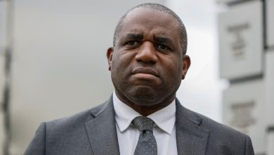 صورة وزير الخارجية البريطاني يتعهد بتشكيل التحالف العالمي للطاقة النظيفة