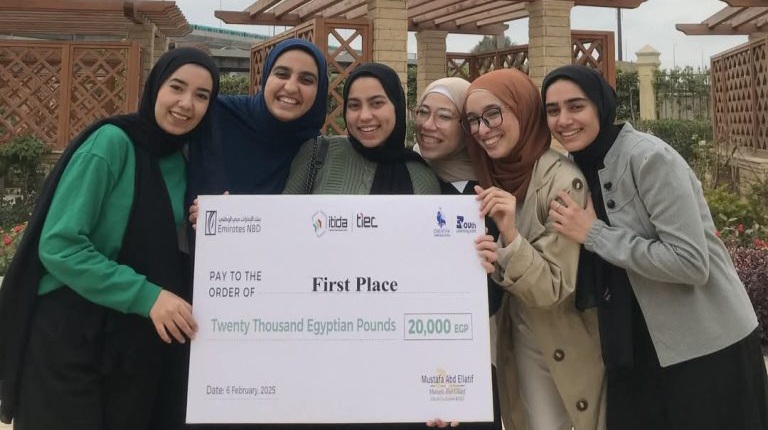 طالبات "تصميم صناعي" بجامعة حلوان يحصدن المركز الأول في مسابقة "Sustain the Future"