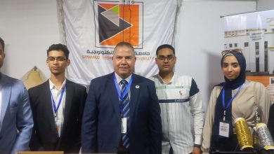 صورة بالفيديو ..رئيس جامعة سمنود التكنولوجية”يستعرض منتجات الطلاب