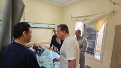 صورة وزير الصحة يوجه بصرف مكافأة لجميع العاملين ب”مستشفى البنك الأهلي”