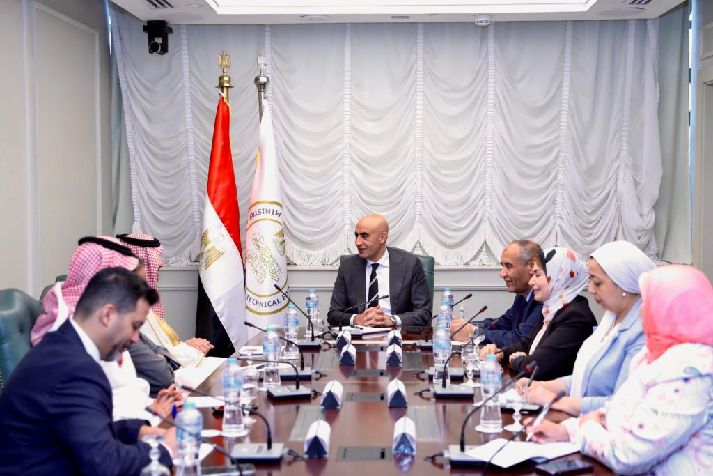 وزير التربية والتعليم يستقبل المدير العام لمكتب التربية العربي لدول الخليج