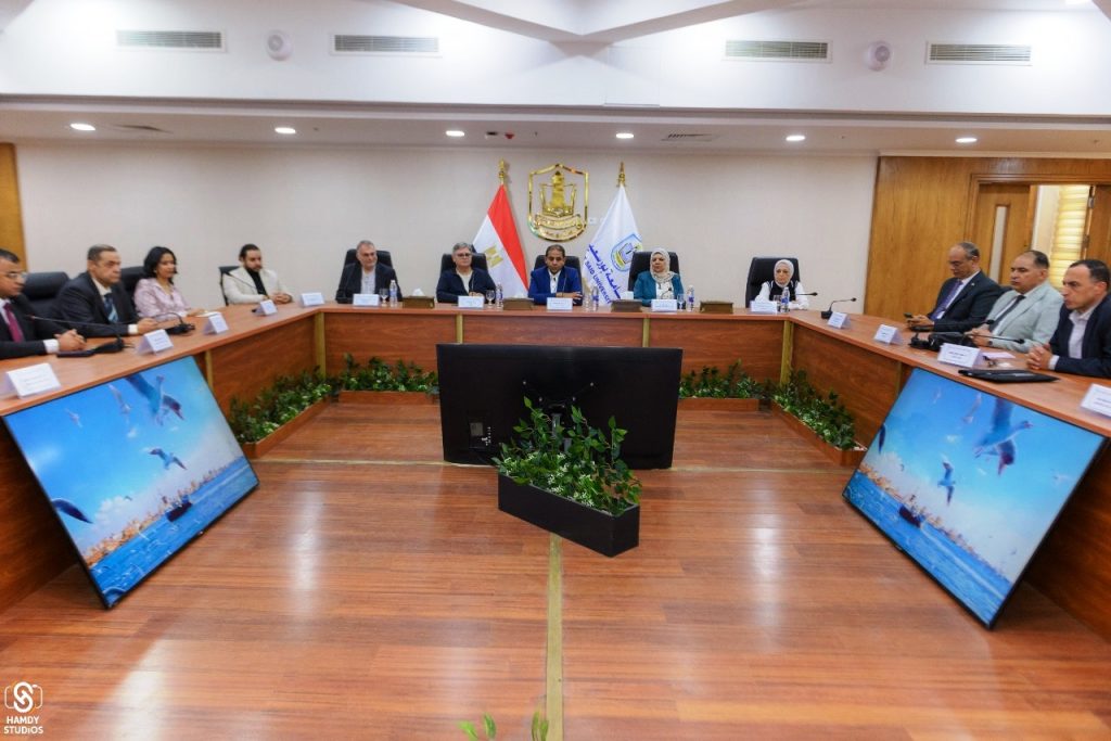 الوفد الفرنسي من جامعتي Collège de Paris International و ÉSTIAM فى لقاء مع قيادات جامعة بور سعيد 