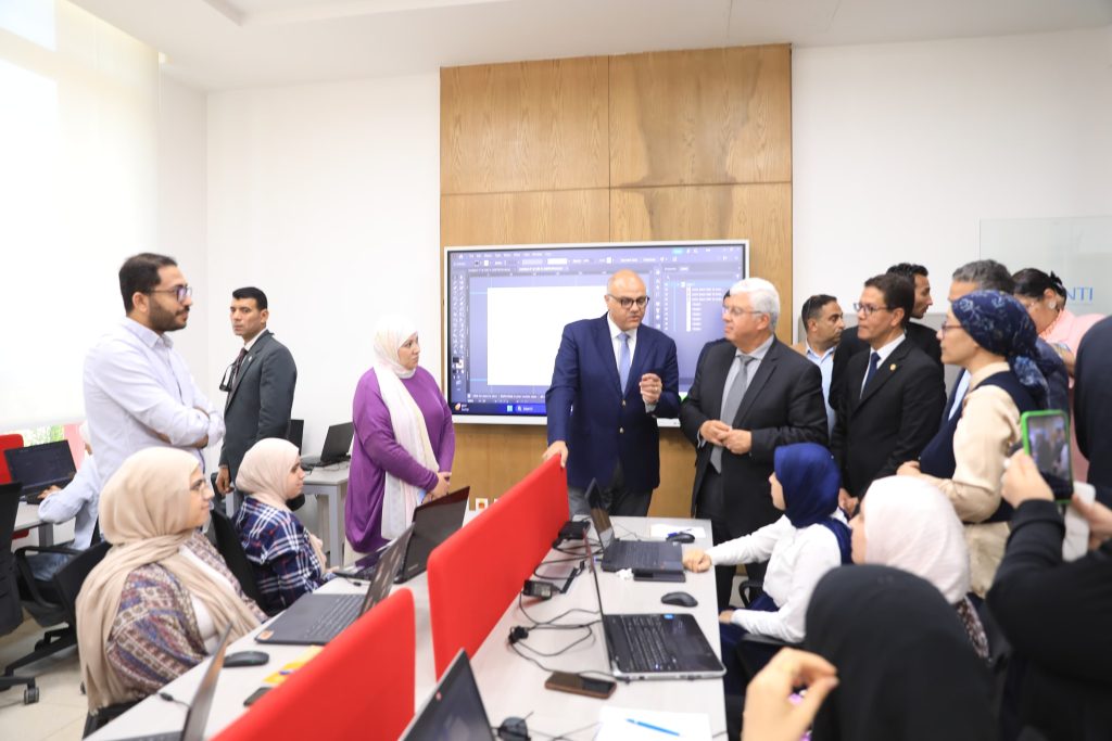 وزير التعليم العالي ومحافظ القليوبية ورئيس جامعة بنها يفتتحون عددًا من المشروعات التعليمية والصحية 