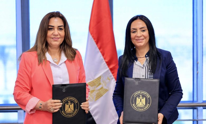 وزيرتا التضامن والتنمية المحلية توقعان بروتوكول تعاون لمشروع “أيادي مصر”