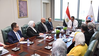 صورة وزير الصحة يعقد اجتماعًا لمتابعة إنجازات قطاع الطب العلاجي خلال مايو 2025