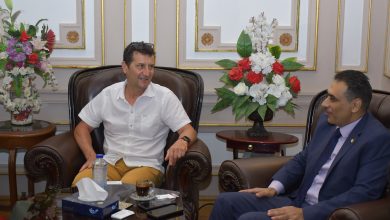 صورة “نائب رئيس جامعة القاهرة” يبحث تعزيز التعاون الأكاديمي مع الكليات المركزية بفرنسا