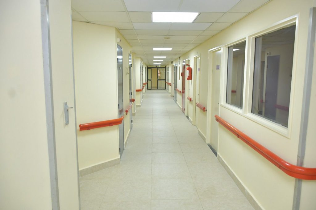 رئيس جامعة القاهرة فى جولة تفقدية لمستشفى قصر العيني التعليمي الجديد "الفرنساوي"