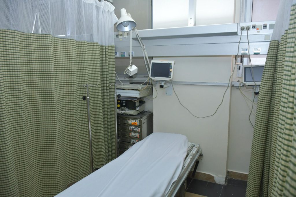 رئيس جامعة القاهرة فى جولة تفقدية لمستشفى قصر العيني التعليمي الجديد "الفرنساوي"