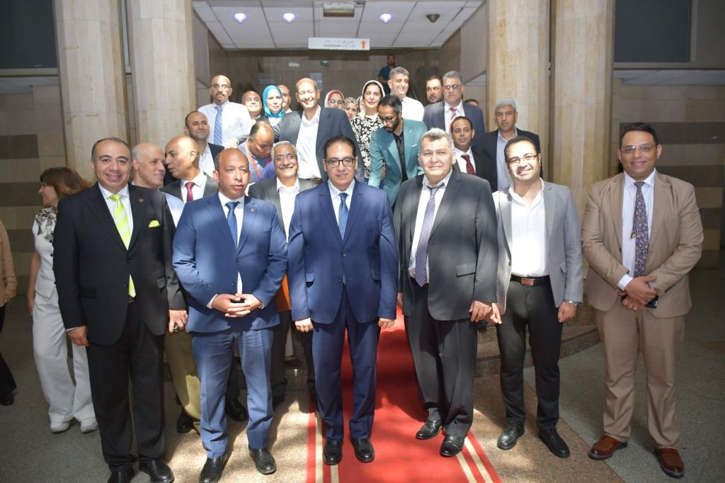 رئيس جامعة القاهرة فى جولة تفقدية لمستشفى قصر العيني التعليمي الجديد "الفرنساوي"