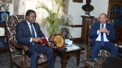 صورة “قصر العيني” يستقبل سفير كوت ديفوار لبحث إطلاق البرنامج الفرنسي الطبي “KAF”