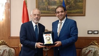 صورة رئيس جامعة بورسعيد يستقبل السفير اليوناني لبحث تعزيز التعاون