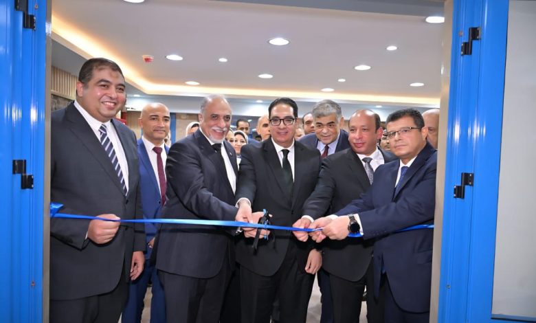 رئيس جامعة القاهرة يفتتح وحدة الغسيل البريتوني المطورة بمستشفى “أبو الريش المنيرة”