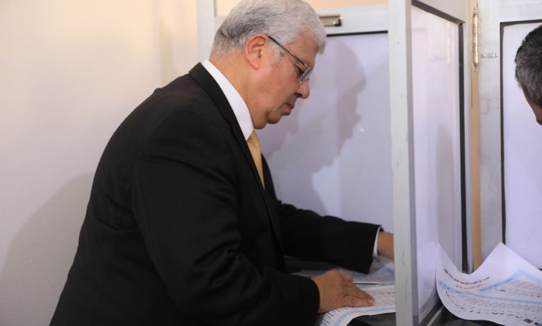 وزير التعليم العالي يُدلي بصوته في "انتخابات مجلس الشيوخ"