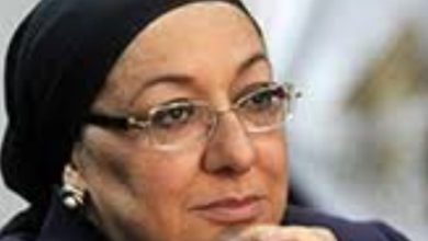 صورة عميد طب قصر العيني يهنئ د. مها الرباط باختيارها أمينًا لمجلس أمناء جامعة الجلالة