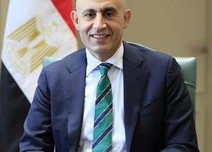 صورة “معلمو الحصة فوق الـ45 عامًا”.. سنوات من العطاء تنتظر الاعتراف والإنصاف