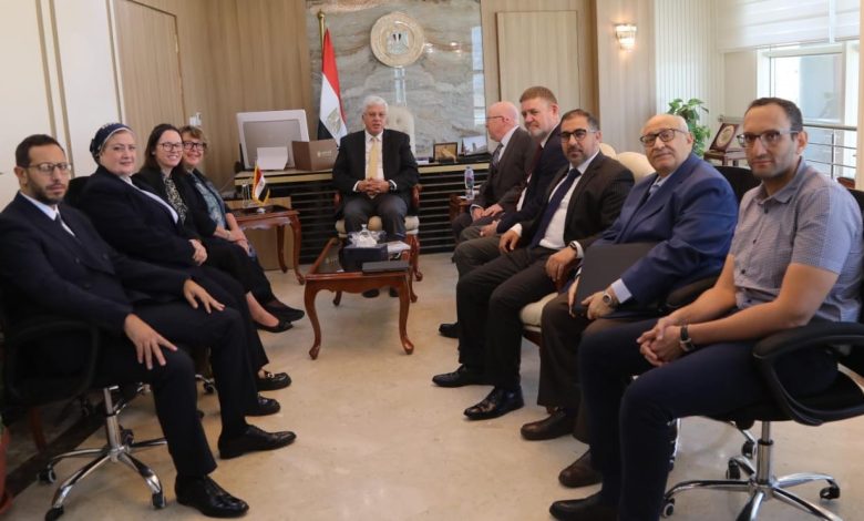 وزير التعليم العالي يبحث تعزيز التعاون مع جامعتي "أدنبرة نابيير" و"كوين مارجريت"