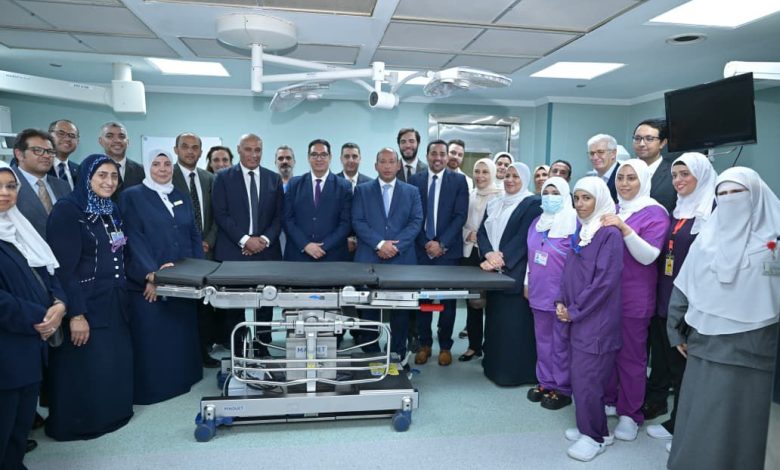 رئيس جامعة القاهرة يفتتح غرف العمليات ومحطة الغازات بمستشفى طوارئ "قصر العيني"