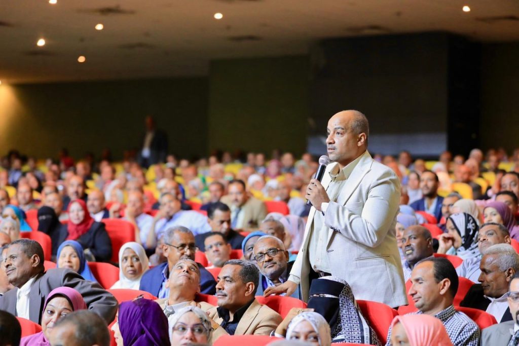 استعدادا لبدء العام الدراسي الجديد..وزير التربية والتعليم يلتقي 4000 مدير مدرسة