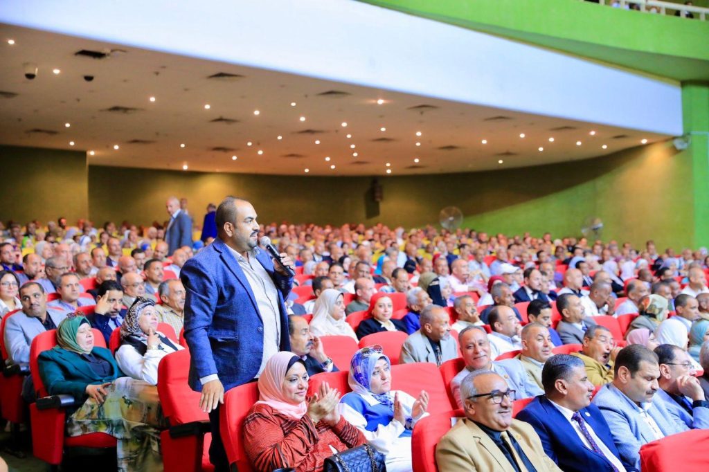 استعدادا لبدء العام الدراسي الجديد..وزير التربية والتعليم يلتقي 4000 مدير مدرسة