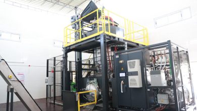 صورة وزير الصحة يشهد تدشين 6 معدات جديدة للفرم والتعقيم بعدد من المحافظات