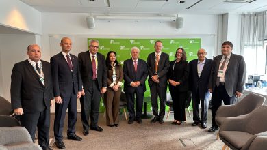 صورة وزير التعليم العالي يلتقي قيادات المؤسسة السويدية (STINT)