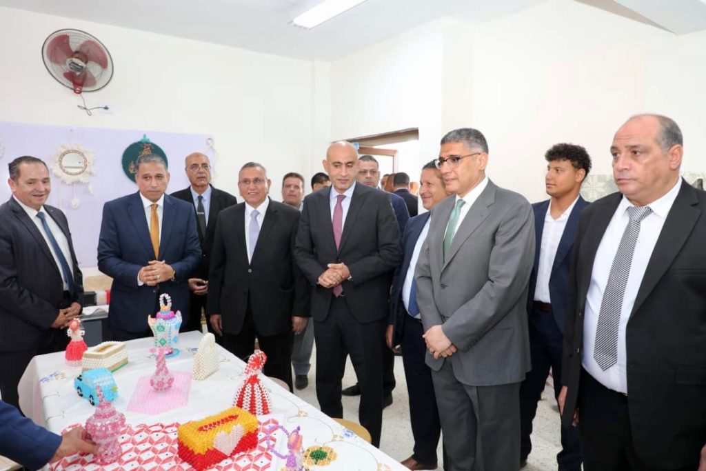 استعدادا للعام الدراسي..وزير التربية والتعليم ومحافظ الجيزة يفتتحان 3 مدارس جديدة بالجيزة 