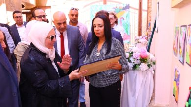 صورة وزيرة التضامن تفتتح معرضًا فنيًا لكبار السن ومرضى الزهايمر بالباقيات الصالحات