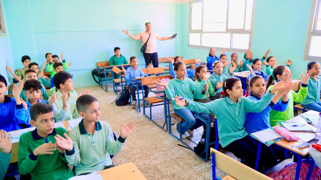 وزير التربية والتعليم يتفقد عددا من مدارس الشرقية