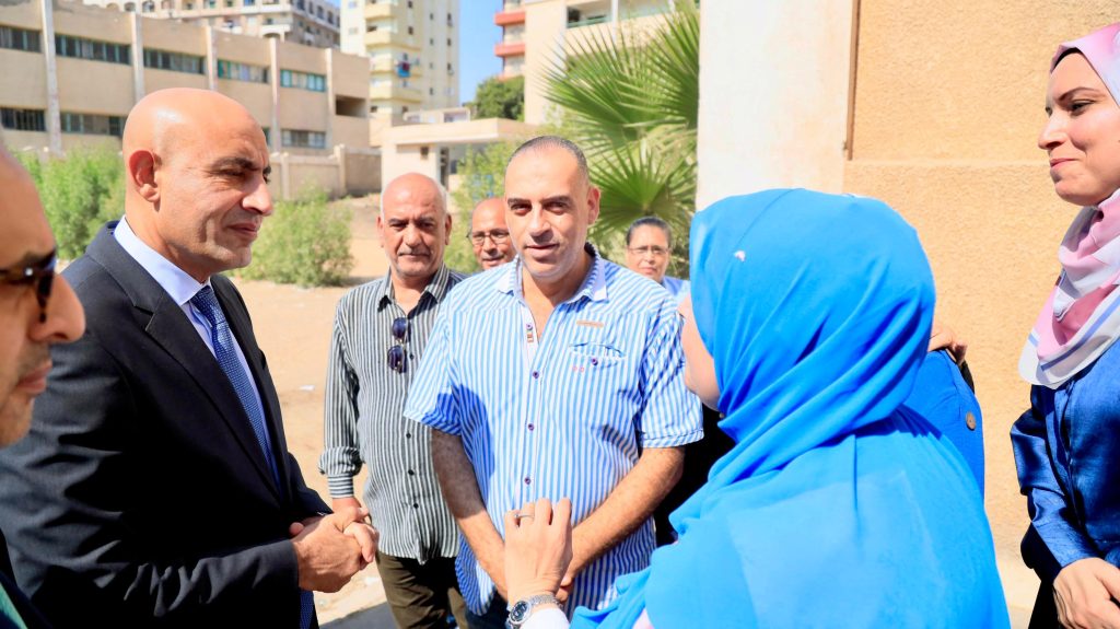 وزير التربية والتعليم يتفقد عددا من مدارس الشرقية