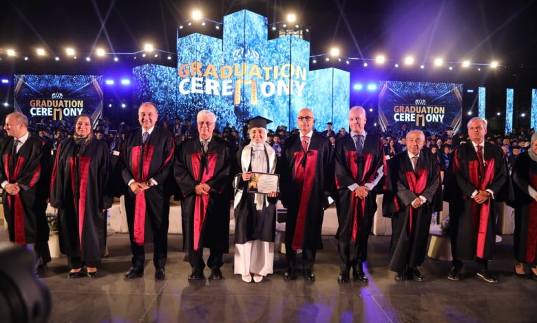 تكريم أوائل "هندسة عين شمس" بحضور نخبة من القيادات والوزراء