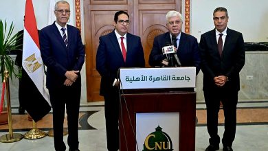 صورة وزير التعليم العالي يطلق شارة بدء العام الدراسي الجديد من داخل “جامعة القاهرة الأهلية”