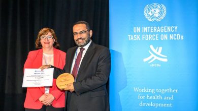 صورة “حسانى”يتسلم جائزة دولية تقديرًا لجهود مصر في مكافحة السمنة