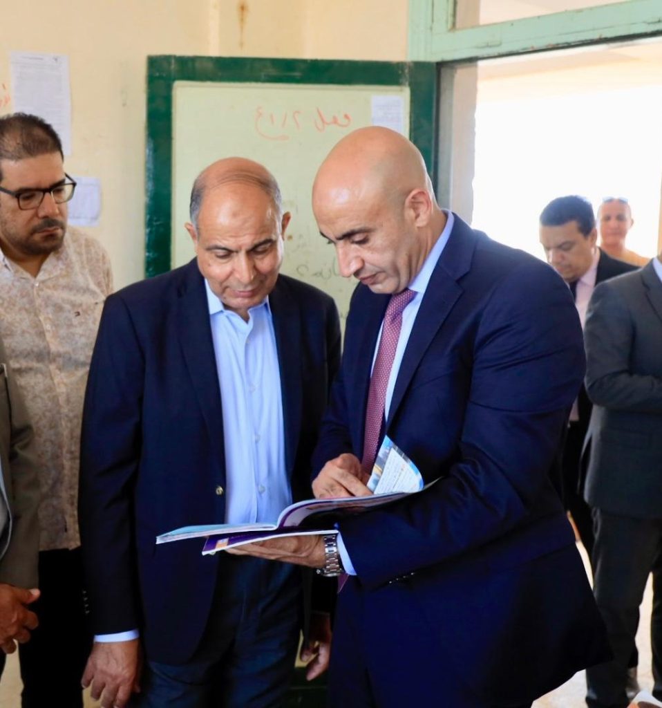وزير التعليم ومحافظ المنيا يتفقدان مدارس "أبو قرقاص" 