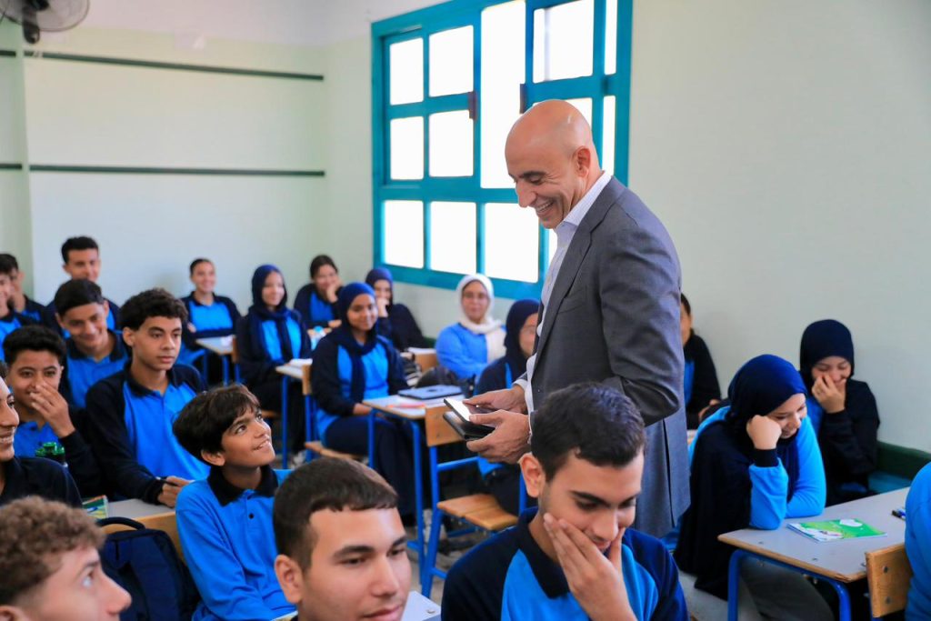 وزير التعليم ومحافظ الاسكندرية يفتتحان مدرسة "الشهيد محمد صبحي" بالأسكندرية 