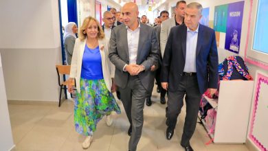 صورة وزير التعليم ومحافظ الاسكندرية يفتتحان مدرسة “الشهيد محمد صبحي” بالأسكندرية