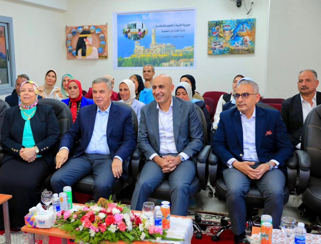 افتتح محمد عبد اللطيف، وزير التربية والتعليم والتعليم الفني والفريق أحمد خالد حسن سعيد محافظ الإسكندرية يفتتحان مبنى إدارة المنتزه أول 