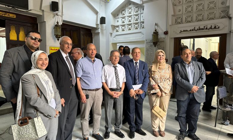 عميد طب "قصر العيني" يشارك في انتخابات نقابة الأطباء