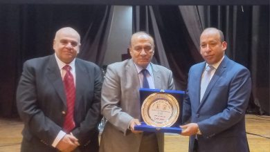 صورة اللواء سمير فرج يستعرض ثلاثية أبطال أكتوبر داخل قصر العيني