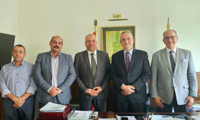 رئيس الهيئة العامة للمستشفيات والمعاهد التعليمية يلتقى المهندس كرم خليفة مدير إدارة متابعة الشكاوى برئاسة مجلس الوزراء