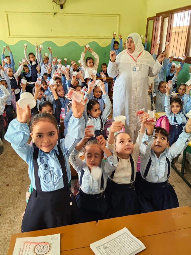 د.هالة عبد السلام ووكيل وزارة التعليم بالجيزة يتفقدان مدارس إدارة الدقي 