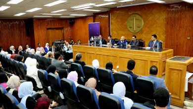 صورة جلسة علمية بكلية الحقوق تناقش تحديات التشريعات وحوكمة الذكاء الاصطناعي