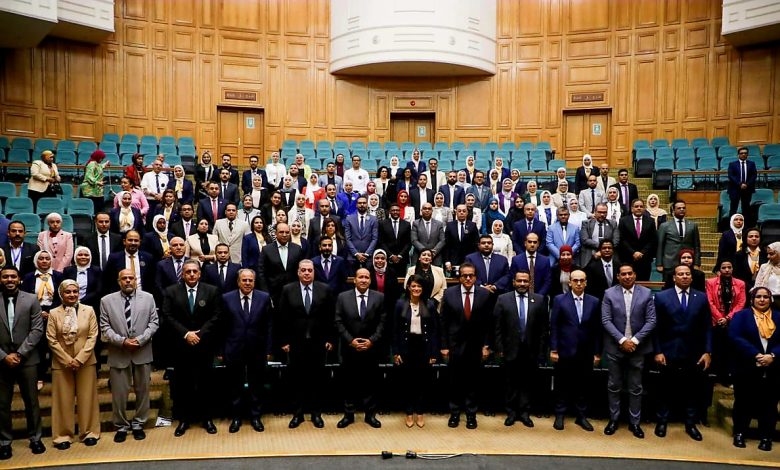 شارك الدكتور خالد عبدالغفار، نائب رئيس مجلس الوزراء وزير الصحة والسكان، اليوم الاثنين، في فعاليات إطلاق جائزة مصر للتميز الحكومي للقطاع الصحي.