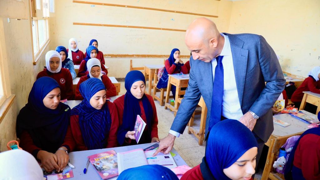جولة وزير التعليم داخل مدارس سوهاج 