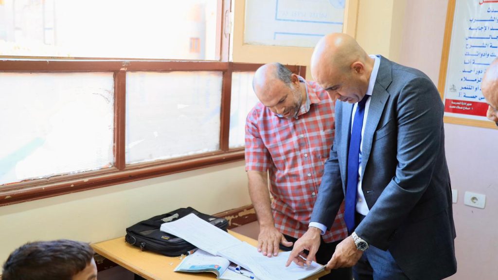 جولة وزير التعليم داخل مدارس سوهاج 