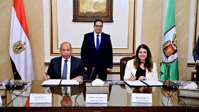 صورة رئيس جامعة القاهرة يشهد توقيع بروتوكول تعاون جديد بين مستشفيى “المنيل الجامعي” و”طب الأسنان”